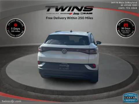 More photos of 2022 Volkswagen ID.4 Pro at Twins Chrysler Dodge Jeep Ram, MI