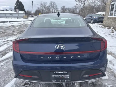 More photos of 2021 Hyundai Sonata SE at Twins Chrysler Dodge Jeep Ram, MI