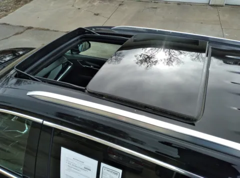 More photos of 2021 Cadillac XT6 Premium Luxury at Twins Chrysler Dodge Jeep Ram, MI