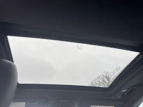 More photos of 2021 Jeep Cherokee High Altitude at Twins Chrysler Dodge Jeep Ram, MI