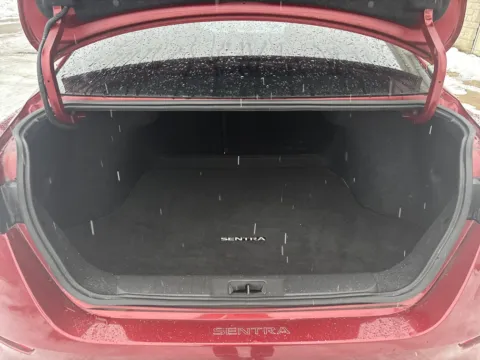 More photos of 2022 Nissan Sentra SR at Twins Chrysler Dodge Jeep Ram, MI