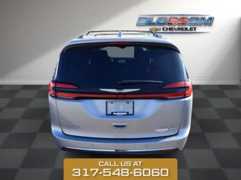 More photos of 2021 Chrysler Pacifica Limited at Quality Used Vehicles, IN