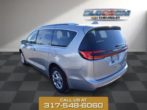 More photos of 2021 Chrysler Pacifica Limited at Quality Used Vehicles, IN