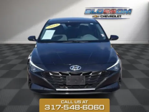 Gray 2023 Hyundai Elantra SEL for sale in Indianapolis, IN