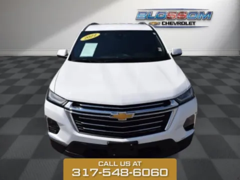 White 2022 Chevrolet Traverse LT Cloth for sale in Indianapolis, IN