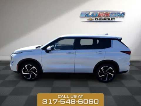 Another view of 2024 Mitsubishi Outlander SE for sale in Indianapolis, IN at Quality Used Vehicles