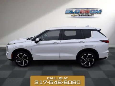 Another view of 2024 Mitsubishi Outlander SE for sale in Indianapolis, IN at Quality Used Vehicles