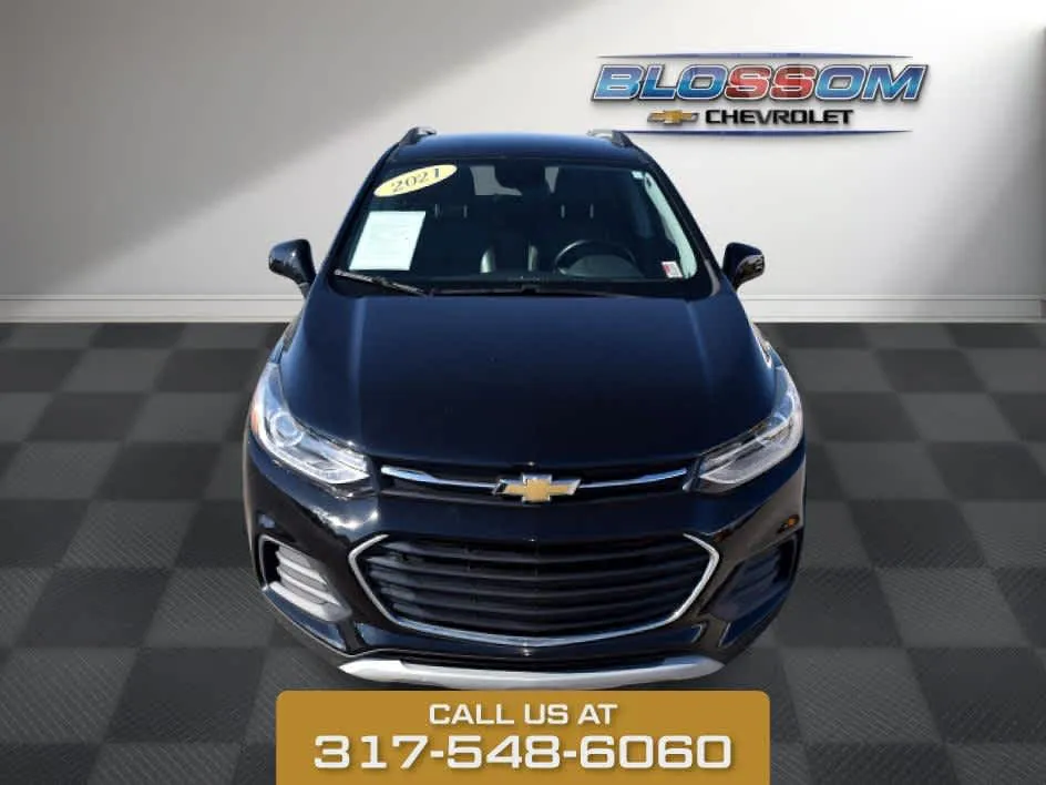 Black 2021 Chevrolet Trax LT for sale in Indianapolis, IN