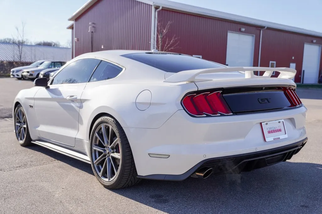 2017 Ford Mustang GT Premium photo 3