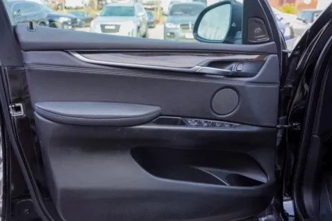 More photos of 2016 BMW X5 xDrive35d at Foreign Auto Connect, IN