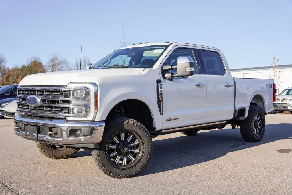2023 Ford F-350 photo 2