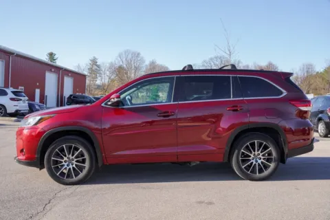 Another view of 2017 Toyota Highlander SE for sale in Bloomington, IN at Foreign Auto Connect