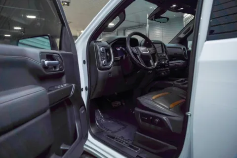 More photos of 2020 GMC Sierra 1500 AT4 at Foreign Auto Connect, IN