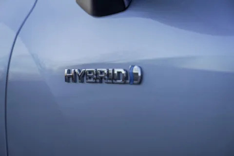 More photos of 2021 Toyota Highlander Hybrid XLE at Foreign Auto Connect, IN