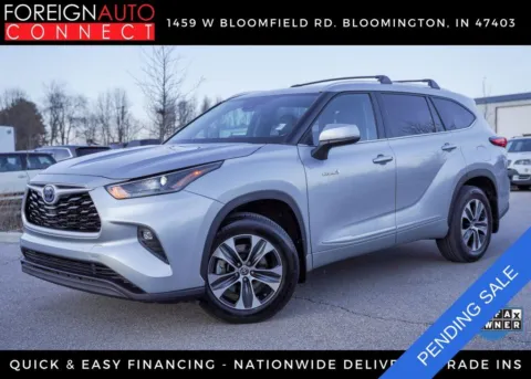 Silver 2021 Toyota Highlander Hybrid XLE for sale in Bloomington, IN