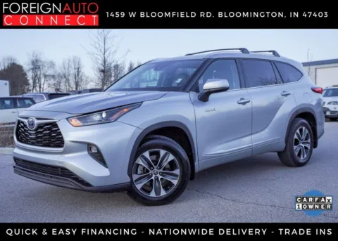 Silver 2021 Toyota Highlander Hybrid XLE for sale in Bloomington, IN