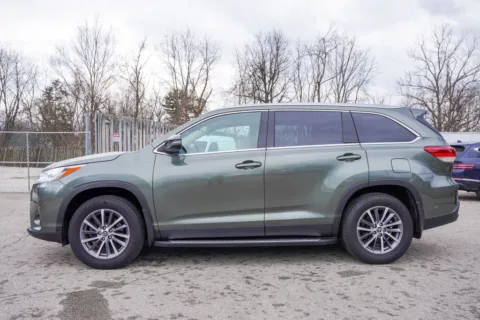 More photos of 2019 Toyota Highlander XLE at Foreign Auto Connect, IN