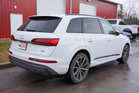 More photos of 2022 Audi Q7 55 Premium Plus at Foreign Auto Connect, IN