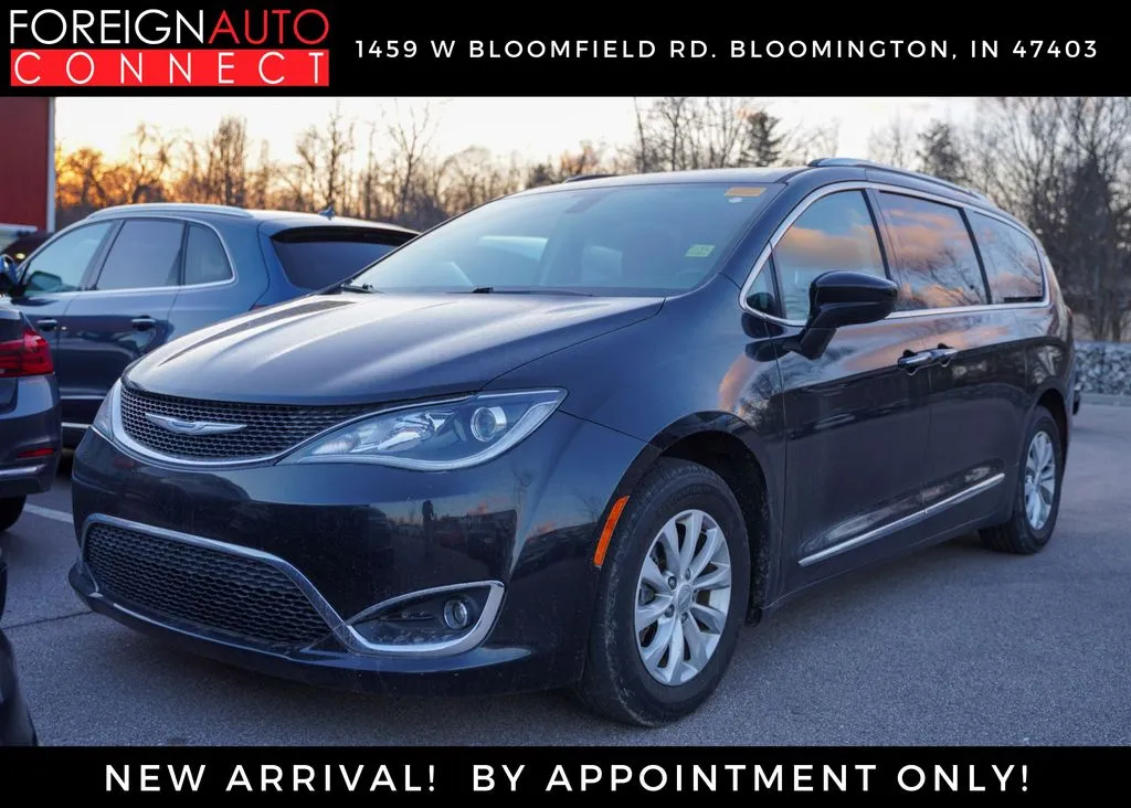 Black 2018 Chrysler Pacifica Touring L Plus for sale in Bloomington, IN