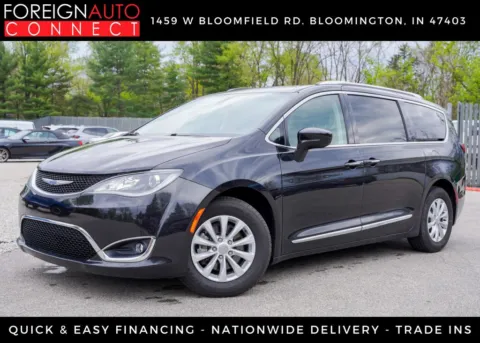 Black 2018 Chrysler Pacifica Touring L Plus for sale in Bloomington, IN
