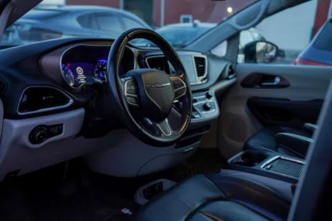 More photos of 2018 Chrysler Pacifica Touring L Plus at Foreign Auto Connect, IN
