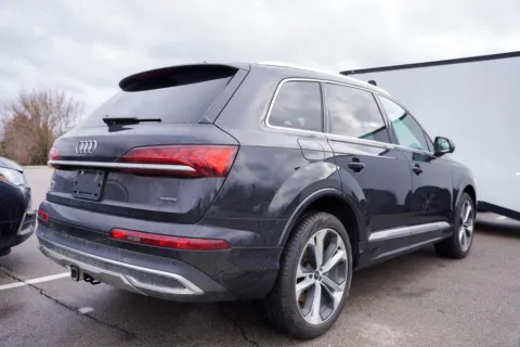 More photos of 2021 Audi Q7 55 Premium Plus at Foreign Auto Connect, IN