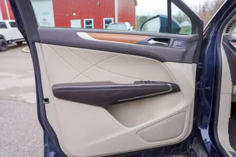 More photos of 2017 Lincoln MKC Select at Foreign Auto Connect, IN