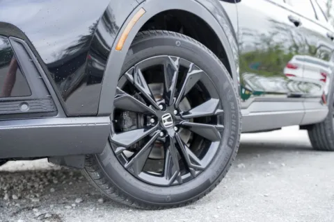 More photos of 2024 Honda CR-V Hybrid Sport Touring at Foreign Auto Connect, IN