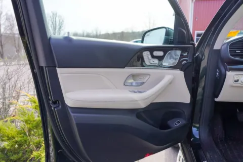 More photos of 2021 Mercedes-Benz GLE 350 at Foreign Auto Connect, IN