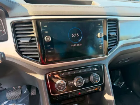 More photos of 2021 Volkswagen Atlas Cross Sport 2.0T SEL at Foreign Auto Connect, IN