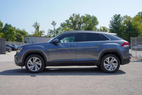 More photos of 2021 Volkswagen Atlas Cross Sport 2.0T SEL at Foreign Auto Connect, IN