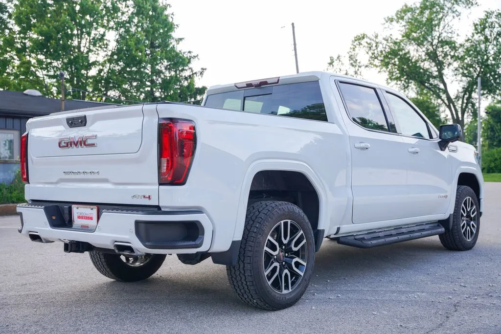 2024 GMC Sierra 1500 AT4 - Photo 9