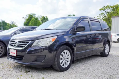 Photos of 2013 Volkswagen Routan SE for sale in Bloomington, IN at Foreign Auto Connect