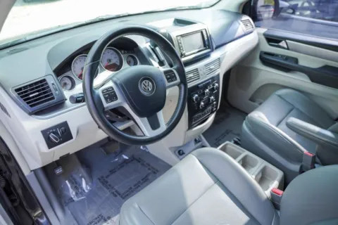 More photos of 2013 Volkswagen Routan SE at Foreign Auto Connect, IN