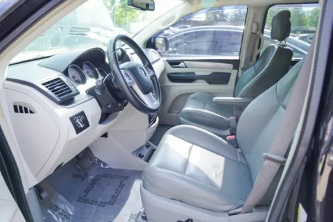 More photos of 2013 Volkswagen Routan SE at Foreign Auto Connect, IN