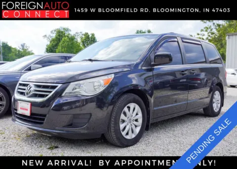 Black 2013 Volkswagen Routan SE for sale in Bloomington, IN