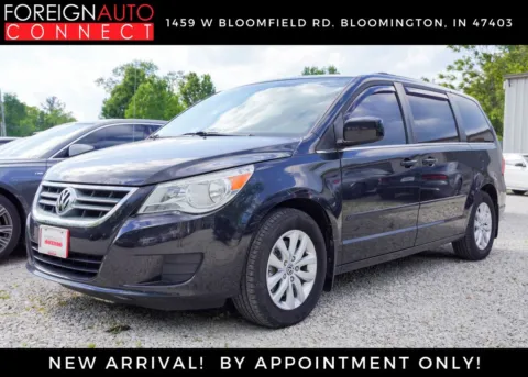 Black 2013 Volkswagen Routan SE for sale in Bloomington, IN