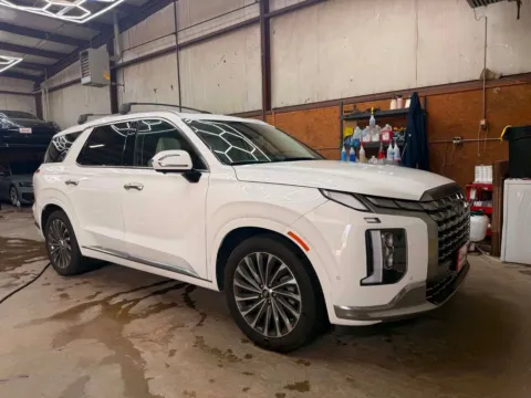 Photos of 2023 Hyundai Palisade Calligraphy for sale in Bloomington, IN at Foreign Auto Connect