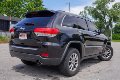 More photos of 2016 Jeep Grand Cherokee Limited at Foreign Auto Connect, IN