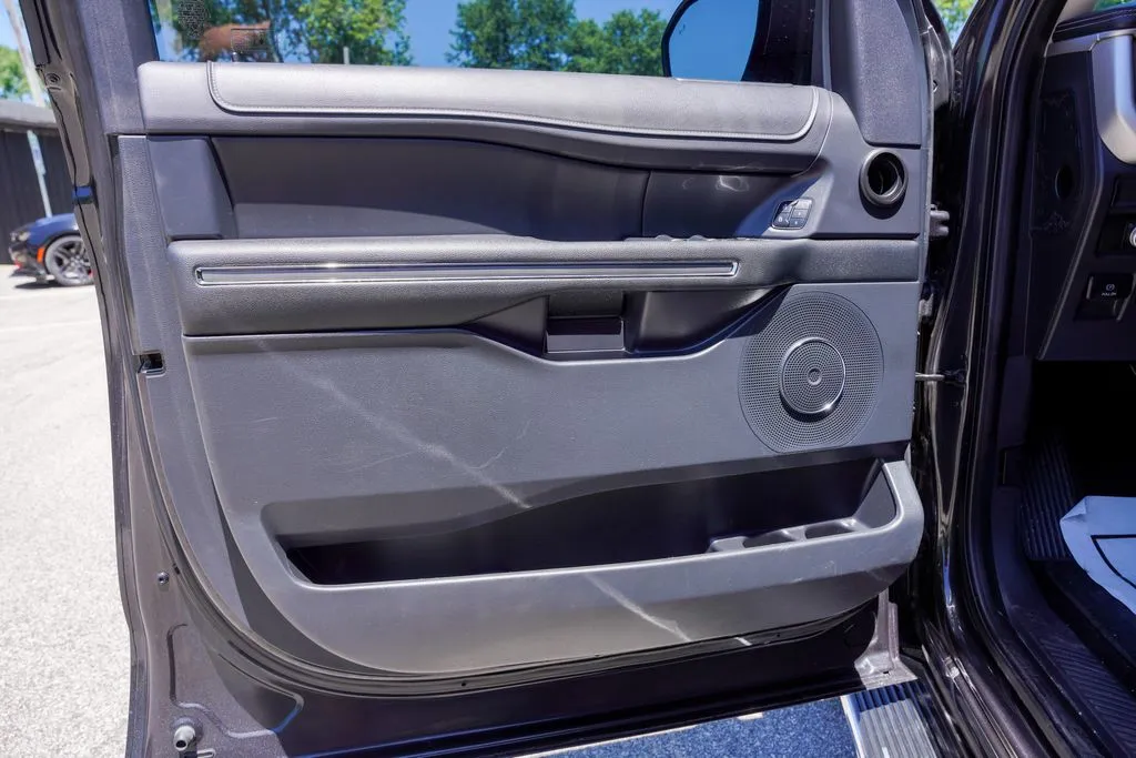 2022 Ford Expedition XLT - Photo 12