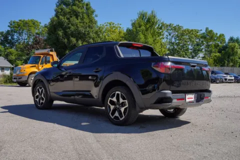 More photos of 2023 Hyundai Santa Cruz Limited at Foreign Auto Connect, IN