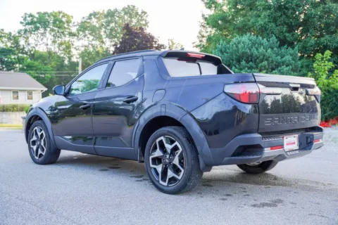 More photos of 2023 Hyundai Santa Cruz Limited at Foreign Auto Connect, IN