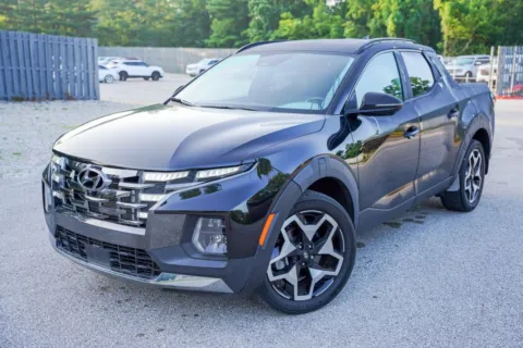 Another view of 2023 Hyundai Santa Cruz Limited for sale in Bloomington, IN at Foreign Auto Connect
