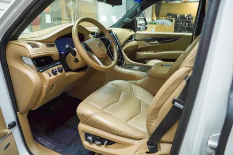More photos of 2020 Cadillac Escalade Platinum Edition at Foreign Auto Connect, IN