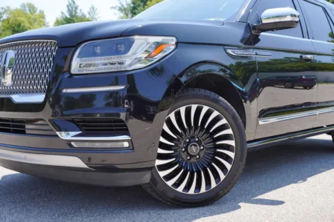 More photos of 2018 Lincoln Navigator L Black Label at Foreign Auto Connect, IN