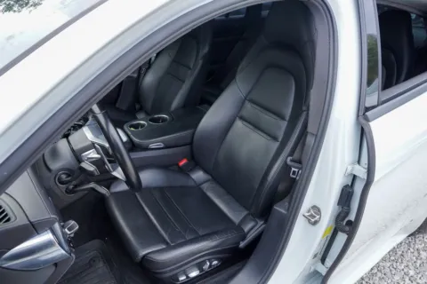 More photos of 2020 Porsche Panamera E-Hybrid 4 10 Years Edition at Foreign Auto Connect, IN