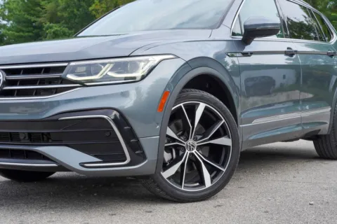 Another view of 2022 Volkswagen Tiguan 2.0T SEL R-Line for sale in Bloomington, IN at Foreign Auto Connect