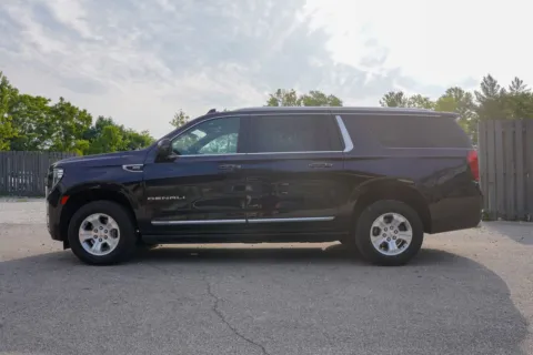 More photos of 2021 GMC Yukon XL Denali at Foreign Auto Connect, IN