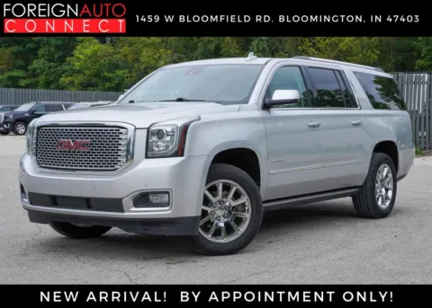 Silver 2017 GMC Yukon XL Denali for sale in Bloomington, IN