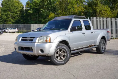 Photos of 2004 Nissan Frontier XE for sale in Bloomington, IN at Foreign Auto Connect